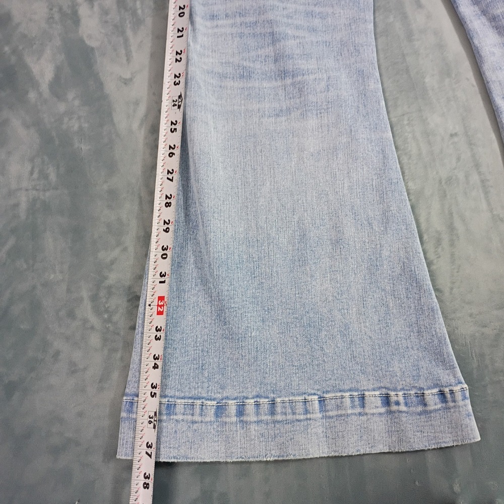 American Eagle Next Level Stretch High Waisted Flare Jeans Light Wash Blue Sz 8 - Picture 6 of 7